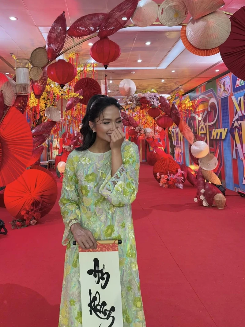 Hoa hậu H Hen Niê thi Hoa hậu Thế giới với sự tự tin nổi bật
