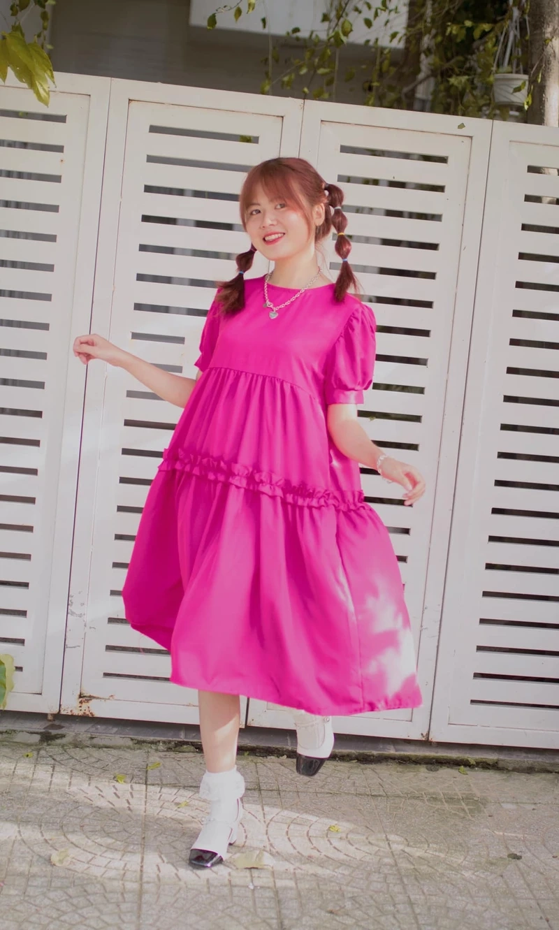 Gái xinh cute đeo kính thể hiện sự cuốn hút và dễ thương