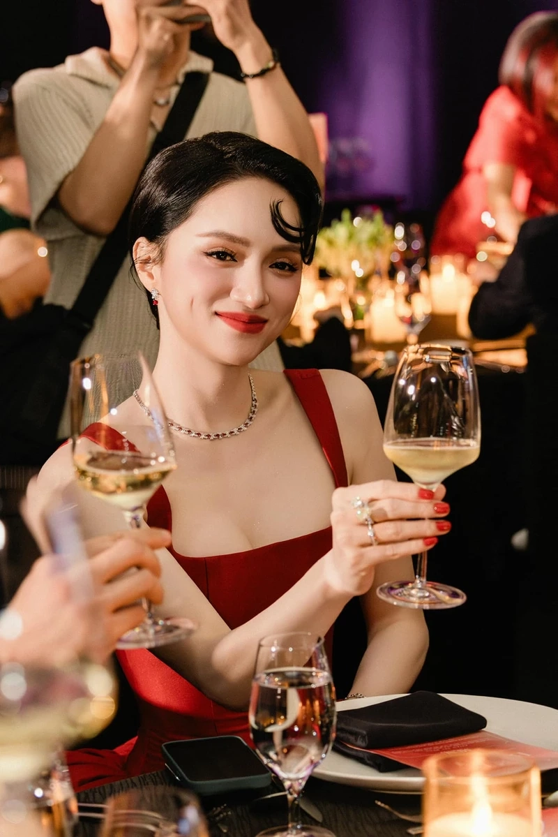 Hương Giang bao nhiêu tuổi là câu hỏi thường được khán giả quan tâm