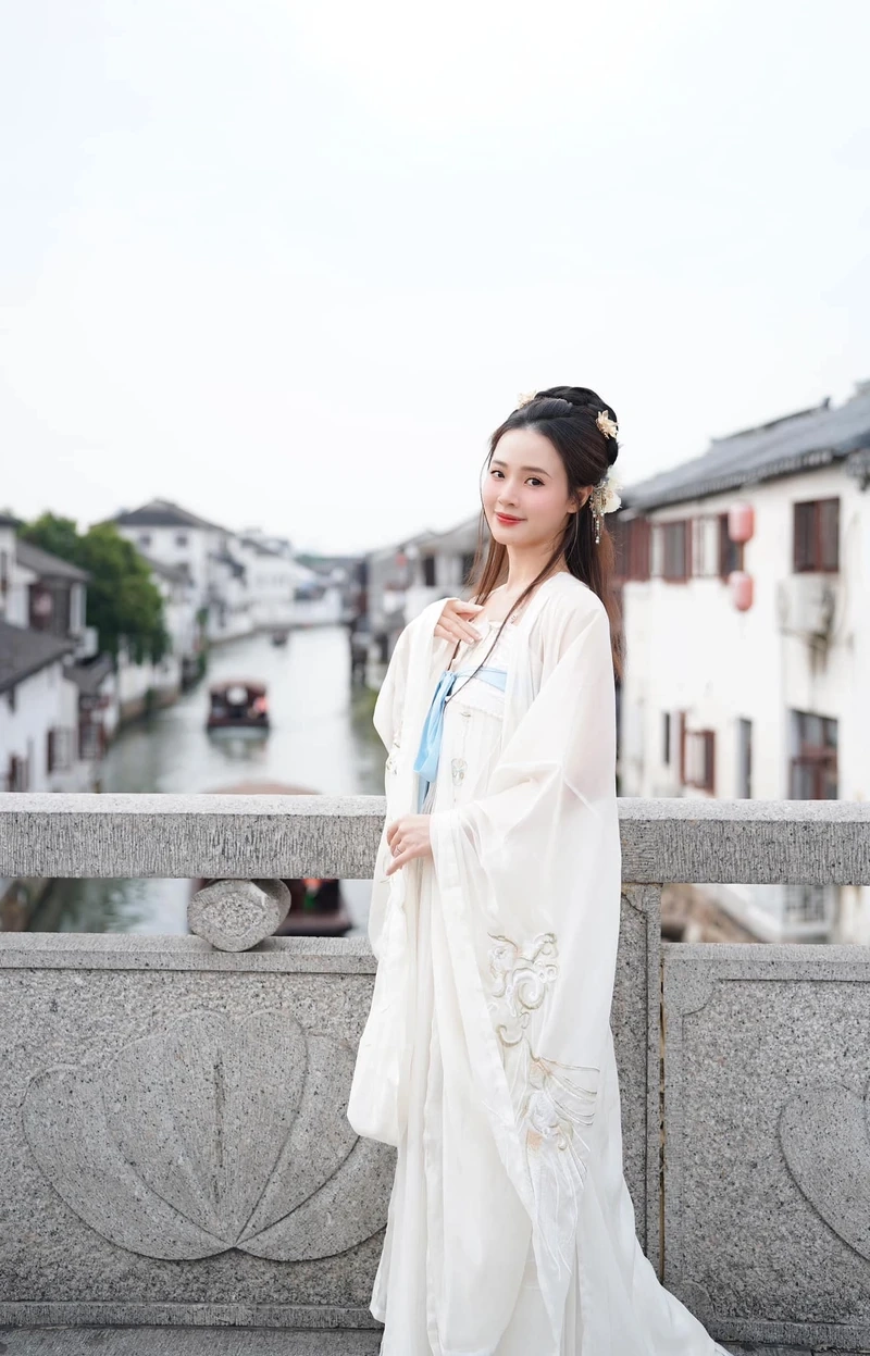 Midu giàu cỡ nào là một câu hỏi thú vị về cuộc sống của cô