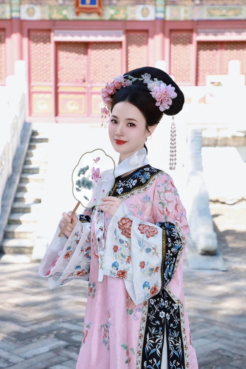 Midu là ai trong làng giải trí với sự nghiệp thành công rực rỡ
