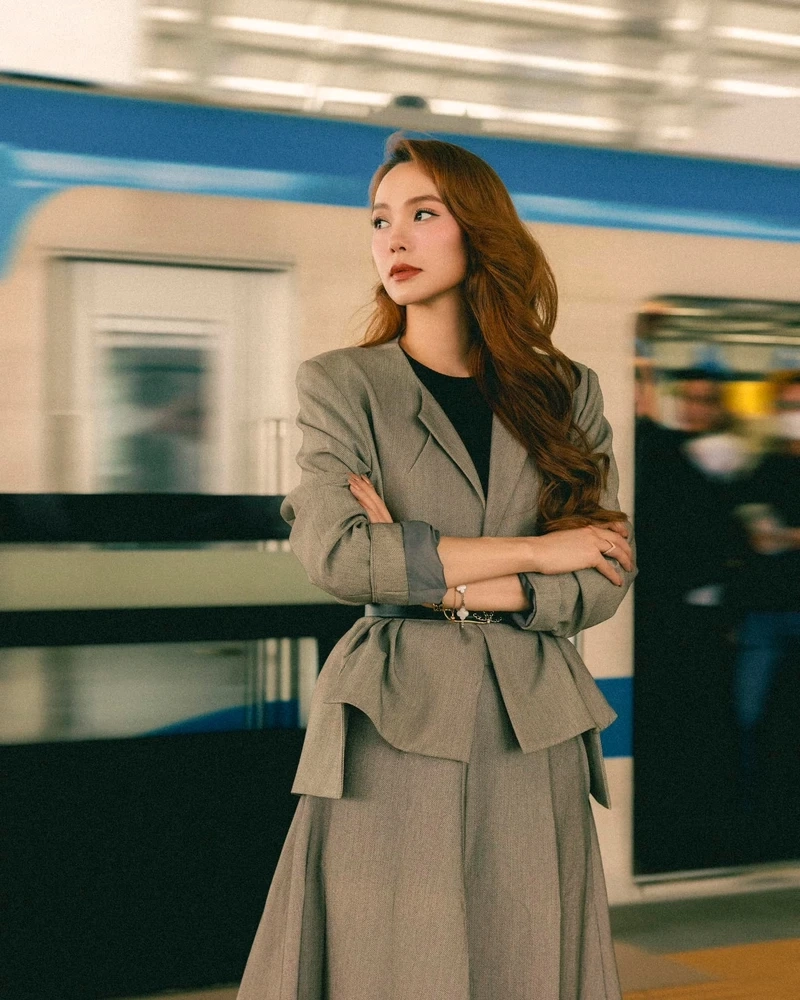 Diễn viên Minh Hằng sinh năm được nhiều người tìm kiếm trên mạng