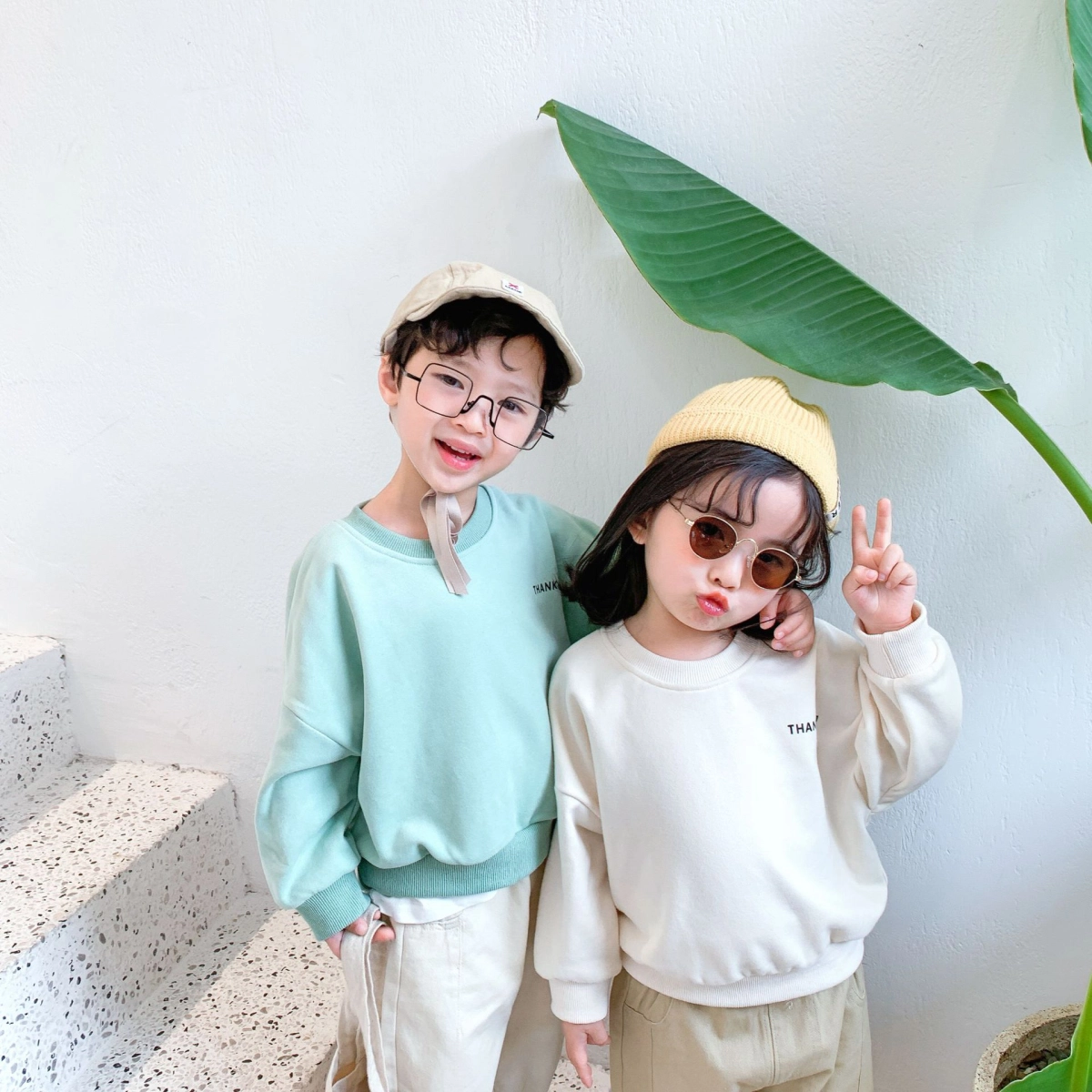 Avatar cặp em bé đáng yêu ngộ nghĩnh