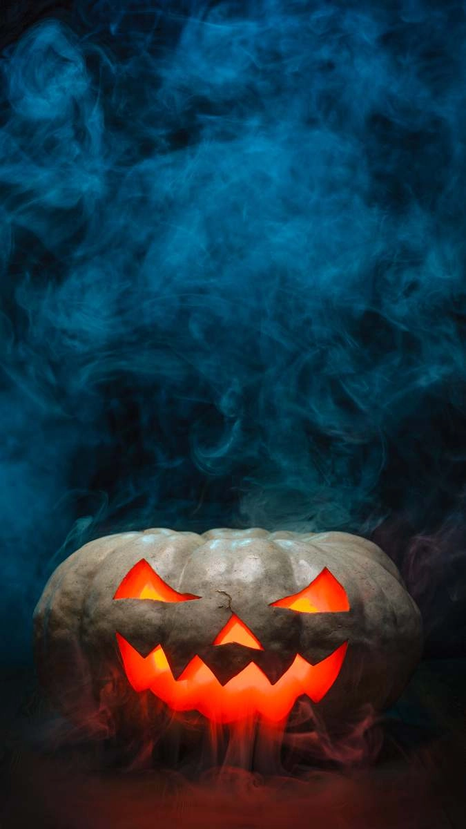 Hình nền đẹp Halloween ánh sáng và bóng tối giao thoa