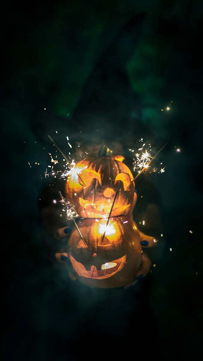 Ảnh Halloween anime đậm chất lễ hội bóng đêm bí ẩn
