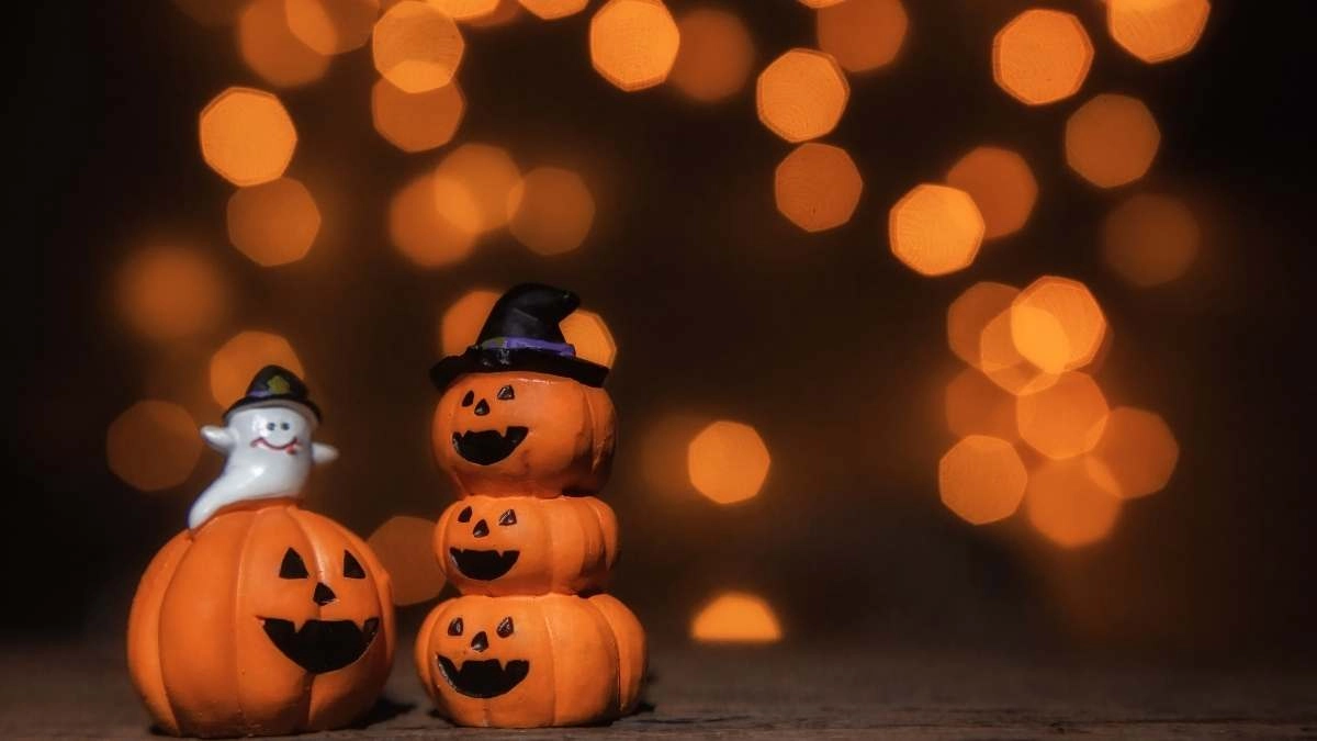 Halloween hình nền tái hiện thế giới bóng đêm sống động
