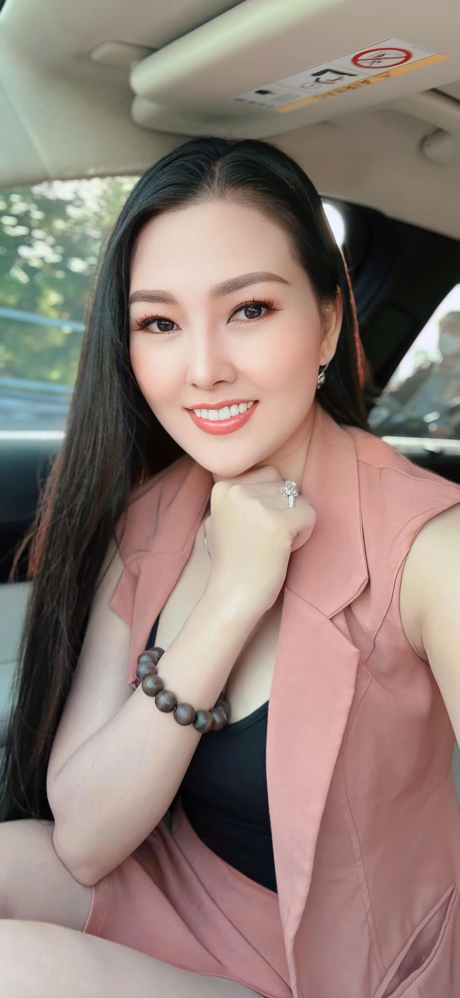Hoa hậu Kim Thoa ca nhạc làm say đắm khán giả