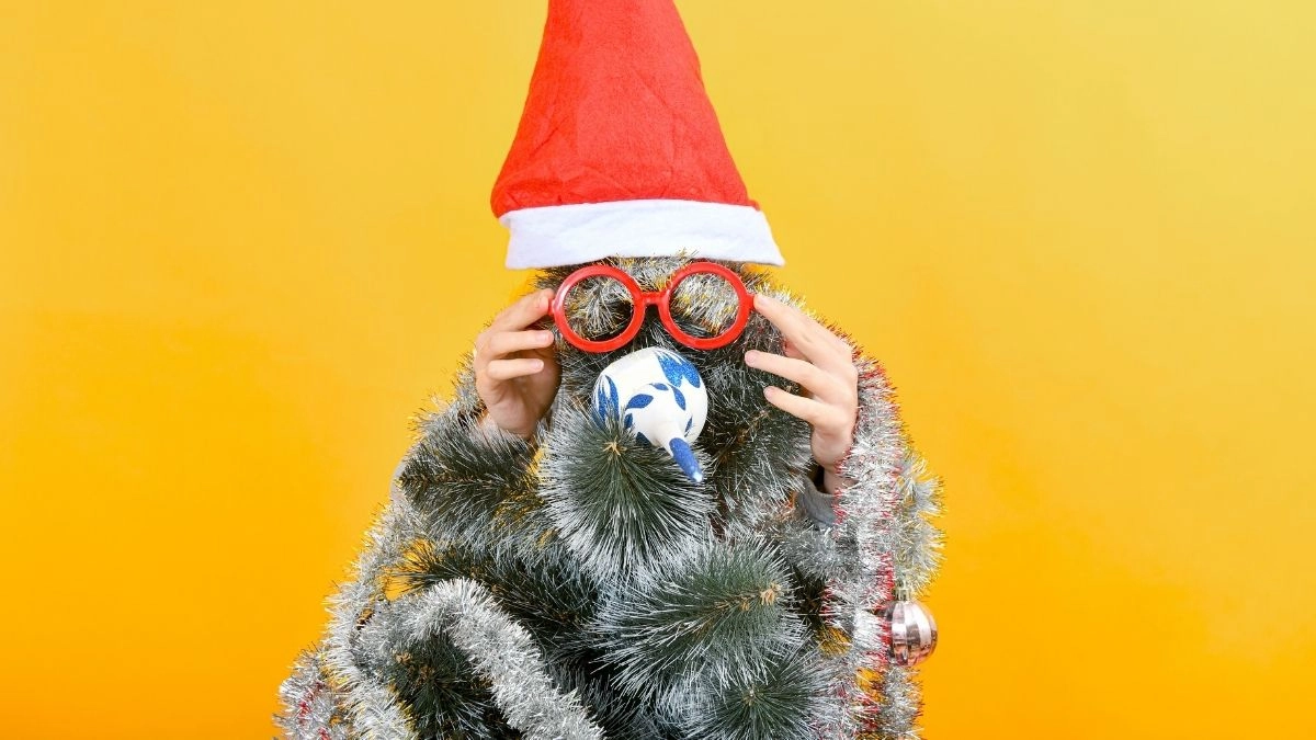 Meme cây thông Noel làm mùa Giáng sinh thêm phần vui vẻ