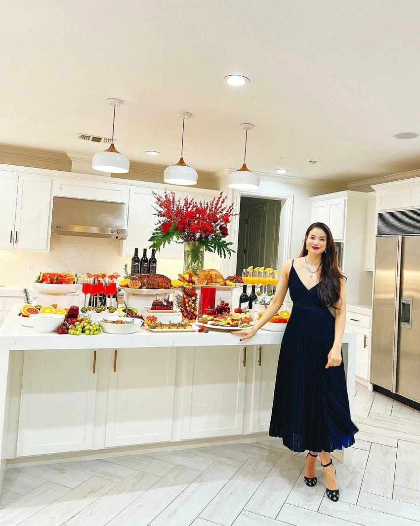 Tiểu sử Hoa hậu Phạm Hương hành trình đầy nỗ lực