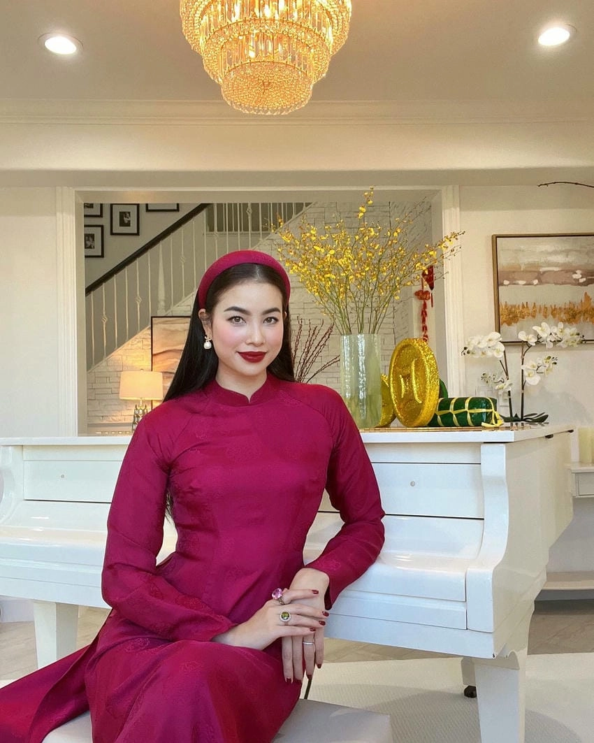 Hoa hậu Phạm Hương đăng quang đêm Nha Trang rực rỡ