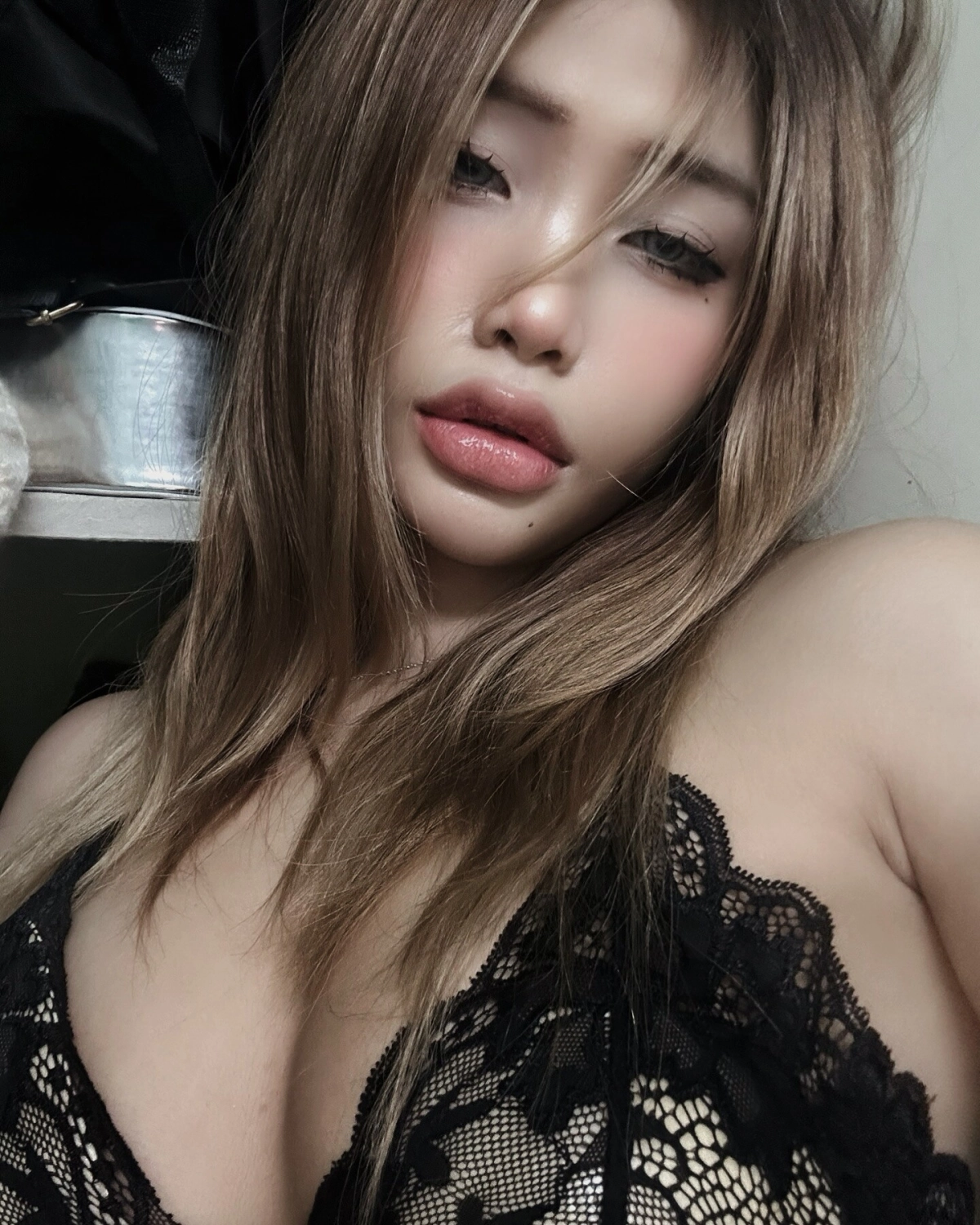 Ảnh gái vú to nude căng tròn trắng hồng sexy tan chảy lý trí