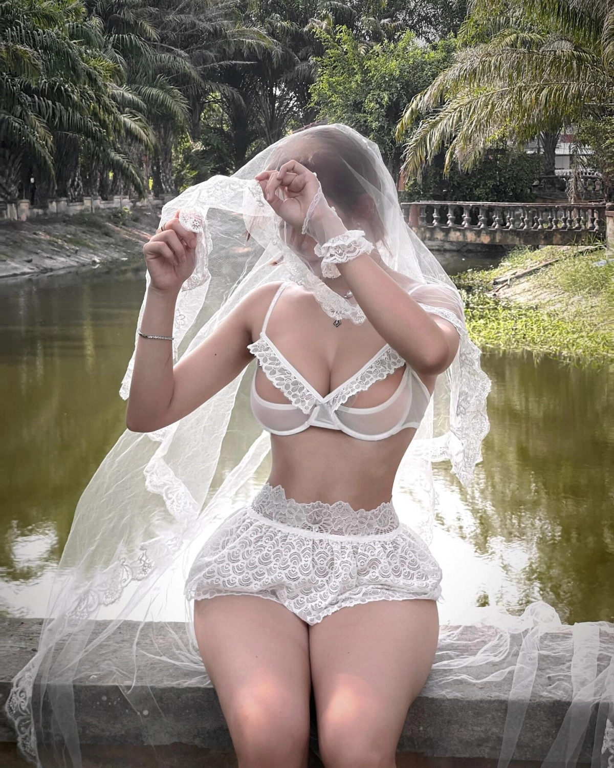 Gái mặc bikini trong suốt nóng bỏng sexy cuốn hút hở hang mê ly