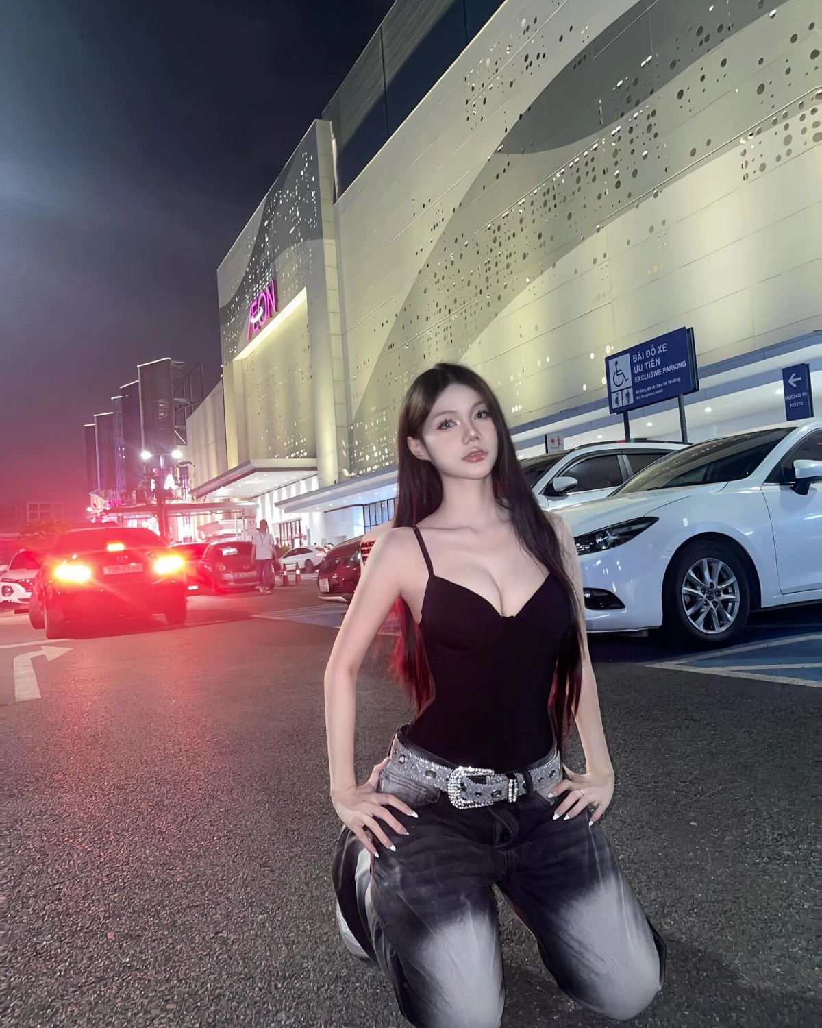 Gái xinh múp sexy nóng bỏng cuốn hút đường cong đầy đặn quyến rũ