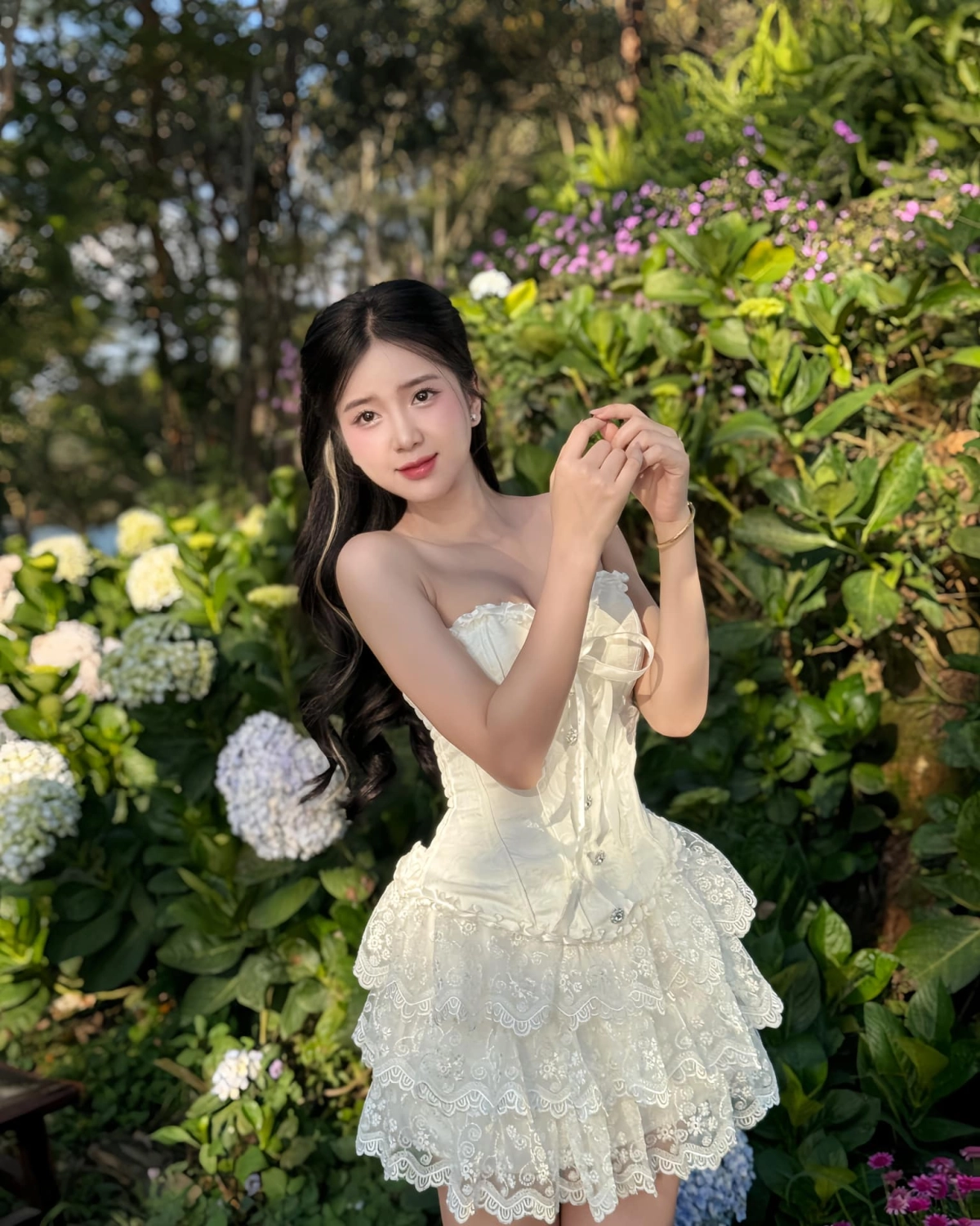 Gái xinh show vú nóng bỏng sexy cuốn hút gợi dục cực mạnh mê ly