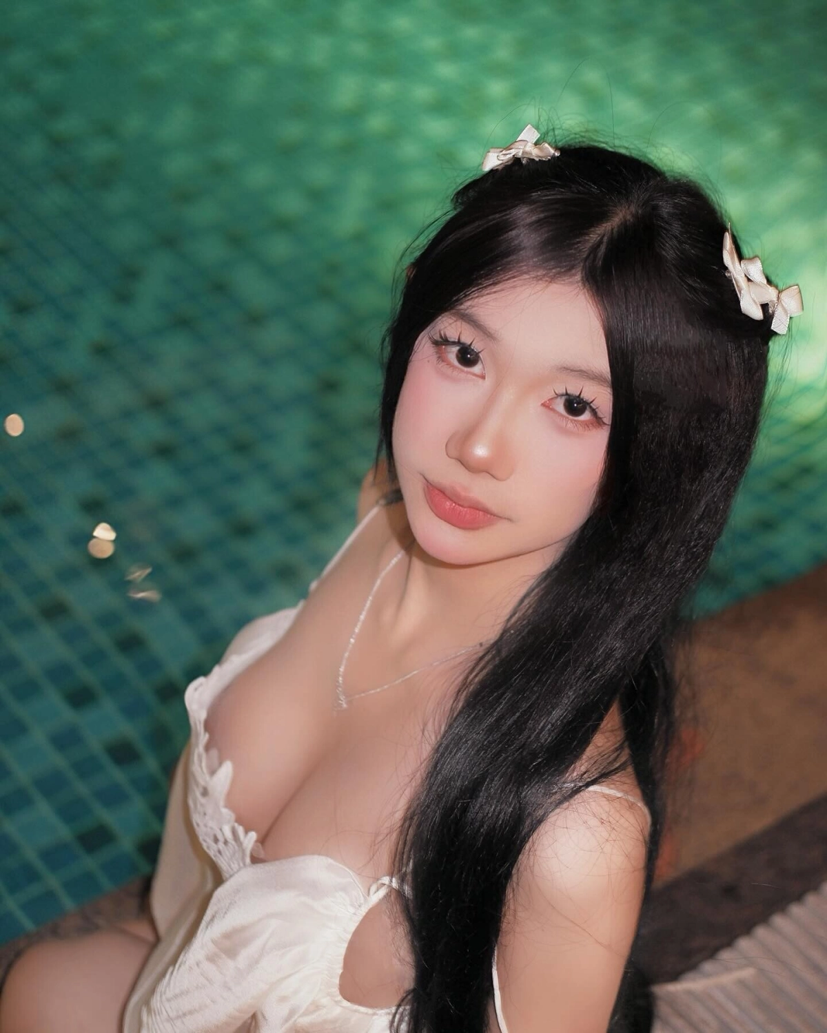 Gái xinh đeo kính nóng bỏng sexy cuốn hút phong cách trí thức gợi cảm