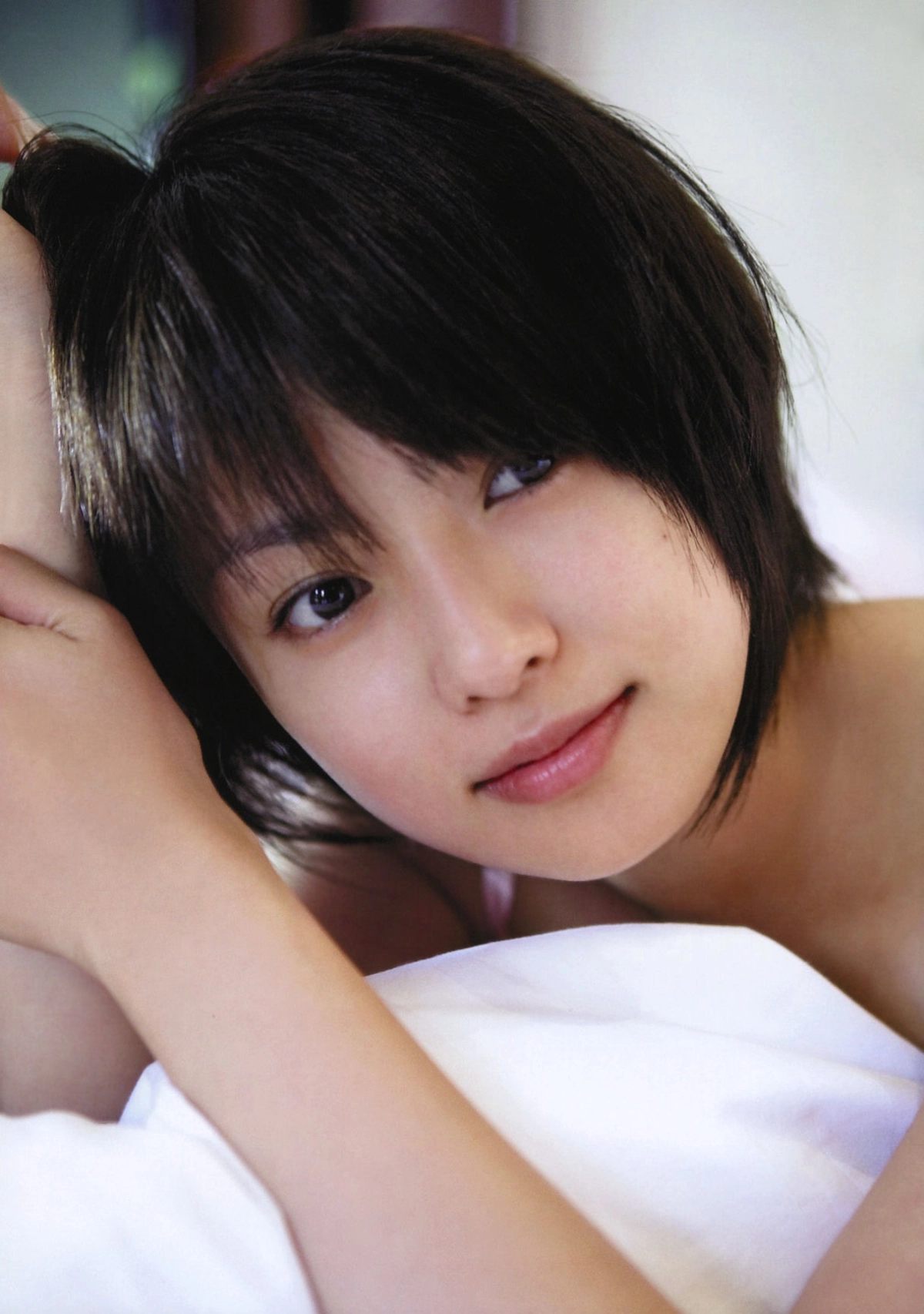 Nụ cười Fukada Kyoko đầy mê hoặc