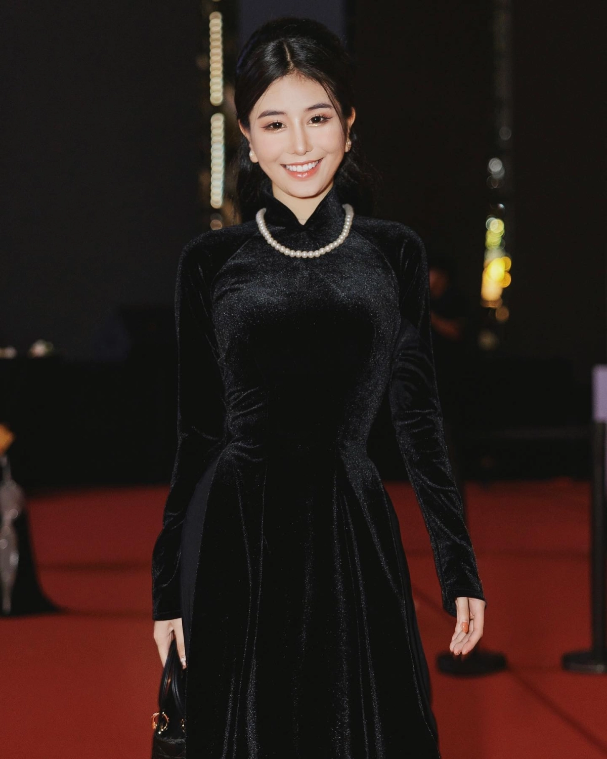 Gái khoe hàng 18+ nóng bỏng sexy cuốn hút nội dung người lớn mê hoặc