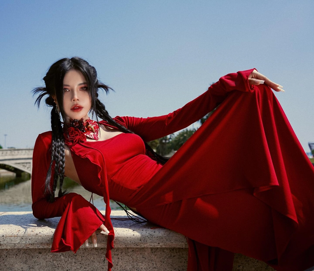 Gái xinh lộ vú nóng bỏng sexy cuốn hút vòng một hở hang mê hoặc