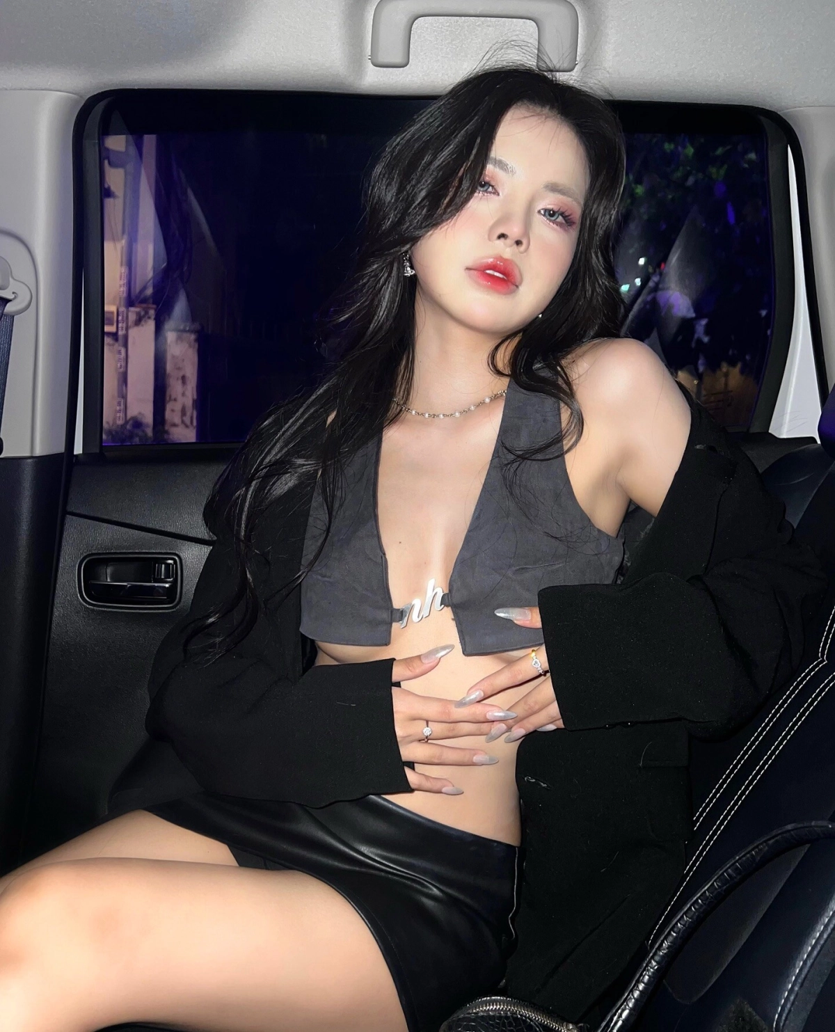 Gái xinh vú đẹp sexy nóng bỏng cuốn hút vòng một hoàn mỹ quyến rũ