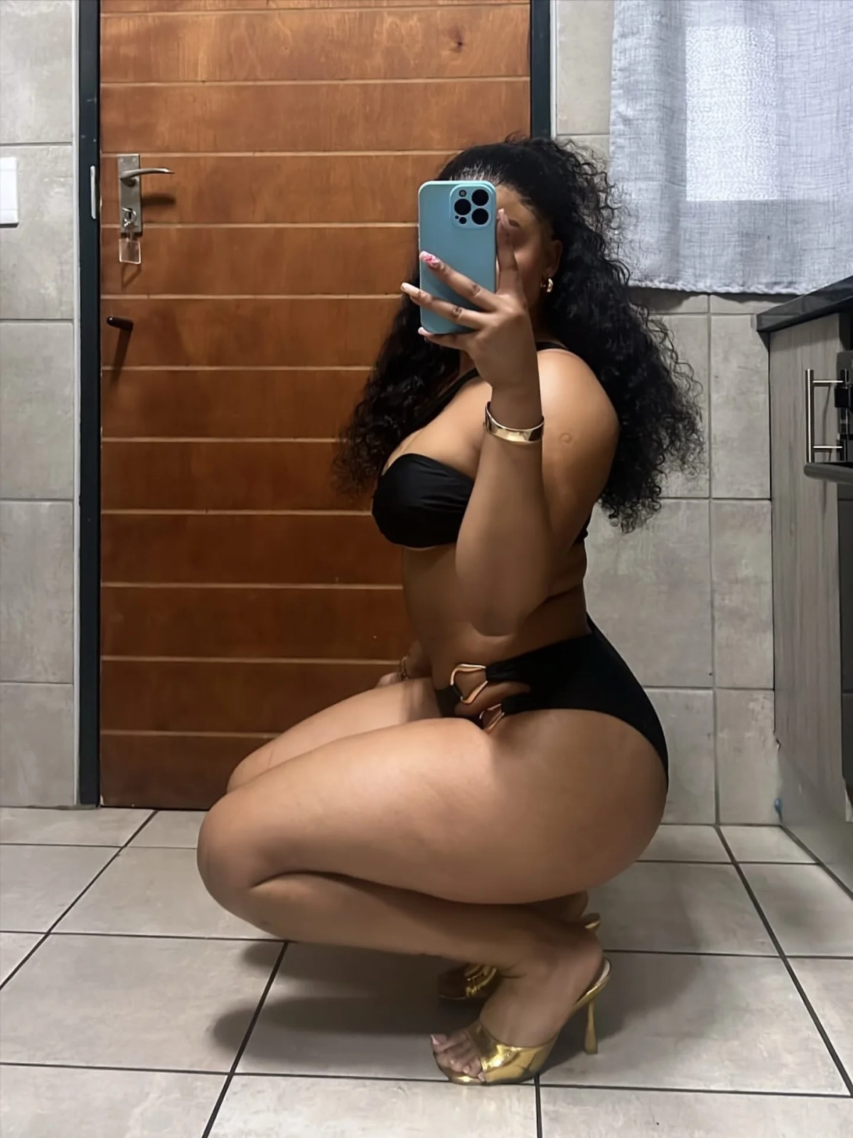 Gái xinh mặc áo vú sexy nóng bỏng cuốn hút hở hang gợi dục mạnh mẽ