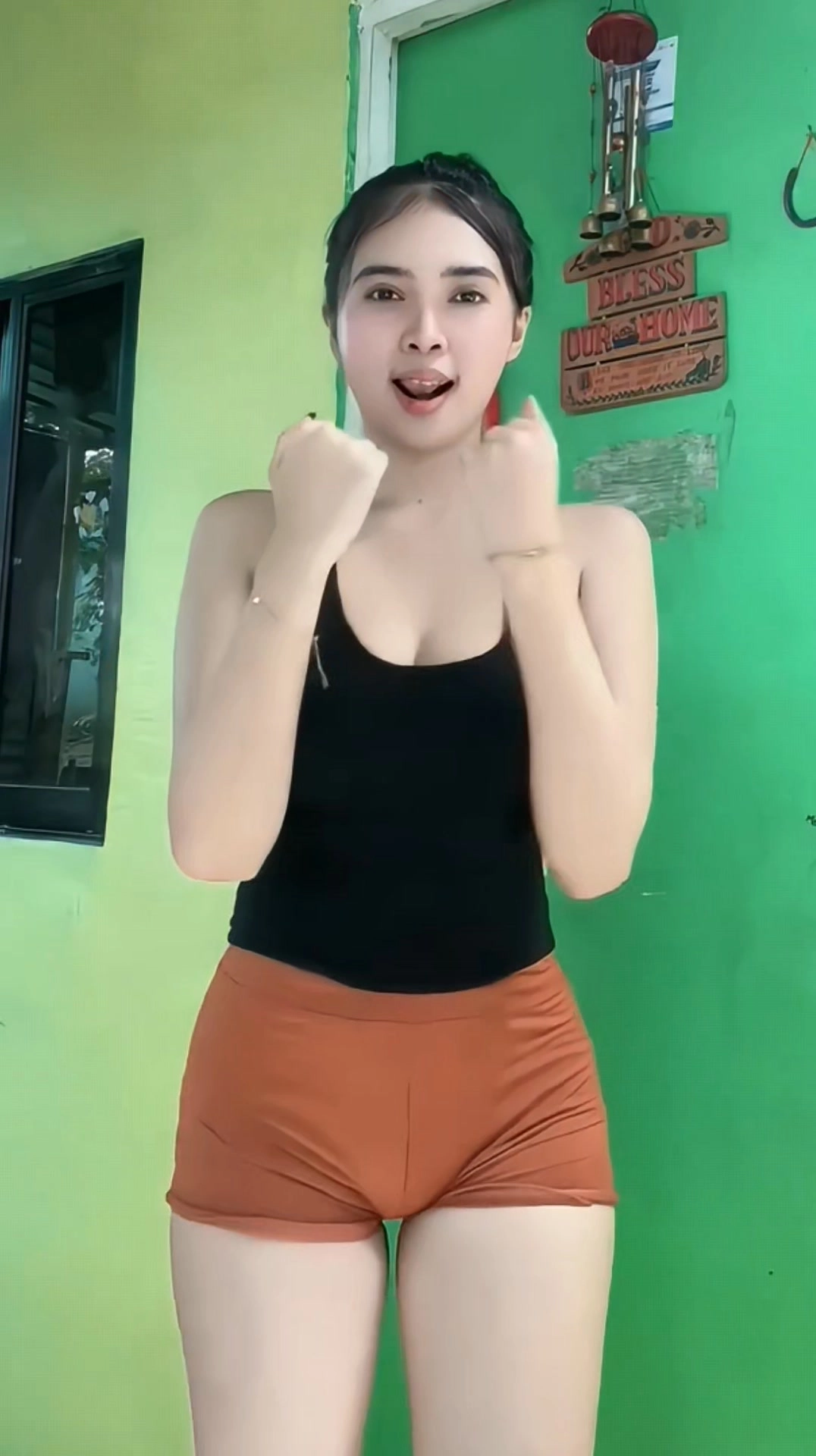 Gái xinh vú bự bikini sexy nóng bỏng cuốn hút vòng một đầy đặn