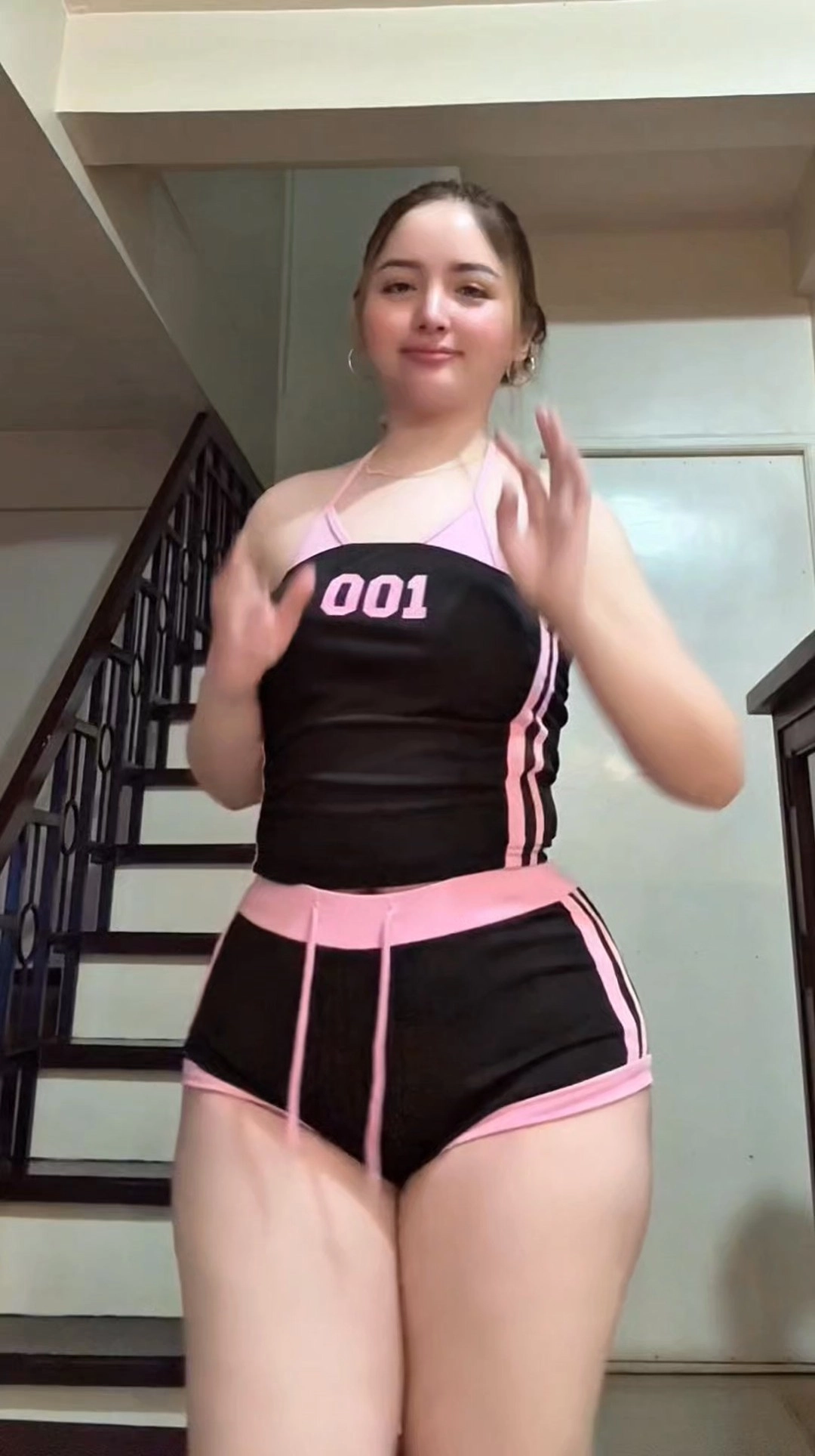 Gái hàn quốc khoe vú sexy nóng bỏng cuốn hút phong cách korea gợi cảm