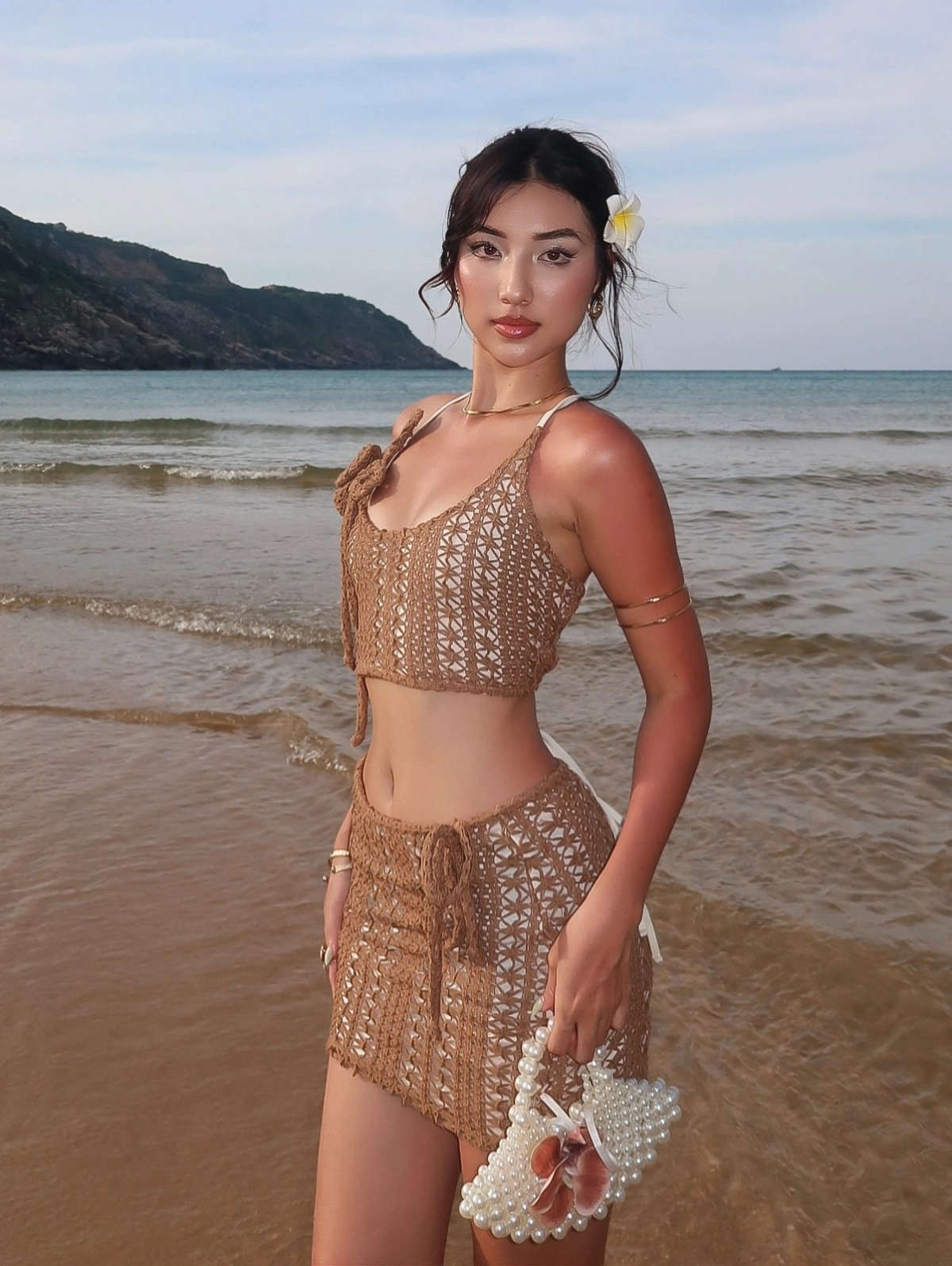 Gái xinh vú trắng sexy nóng bỏng cuốn hút da trắng vòng một mê ly