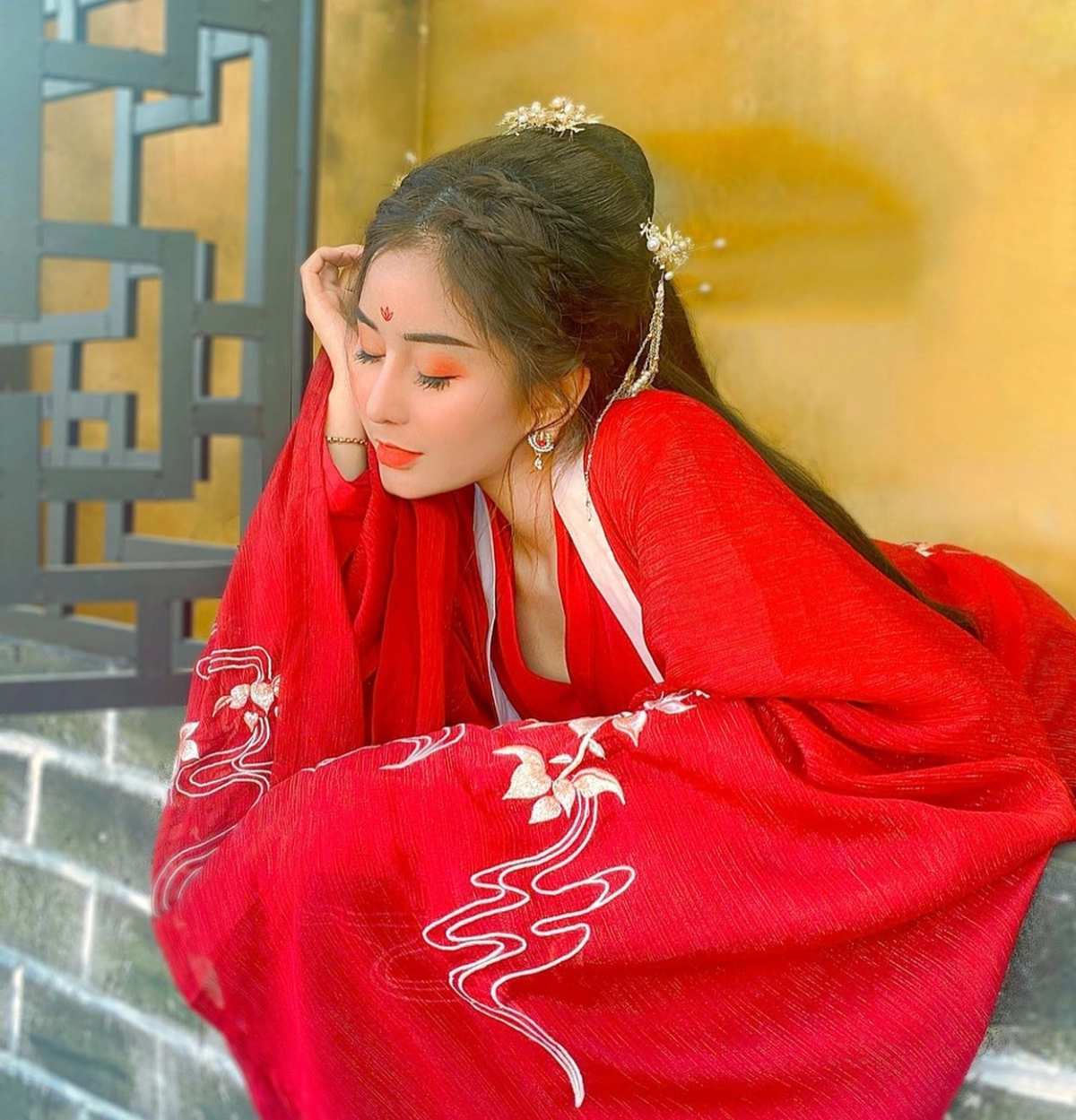 Gái xinh 18 khoe hàng sexy nóng bỏng cuốn hút thân hình trưởng thành