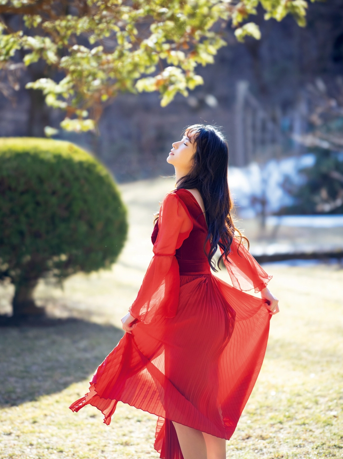 Miho Machiyama đẹp gợi cảm nhưng vẫn thanh lịch