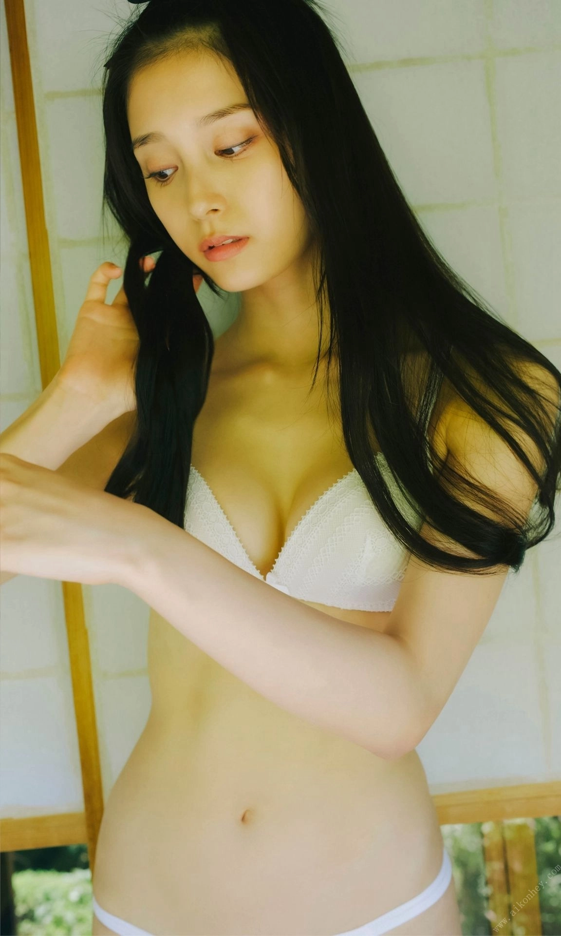 Rina Koyama mang nét đẹp vừa ngọt vừa nóng