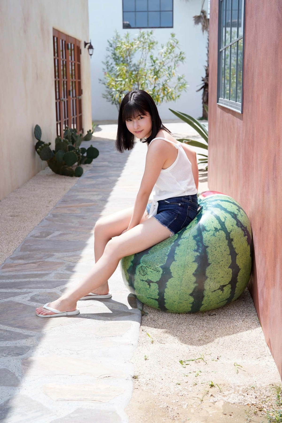 Rio Kitagawa khoe dáng cực kỳ gợi cảm