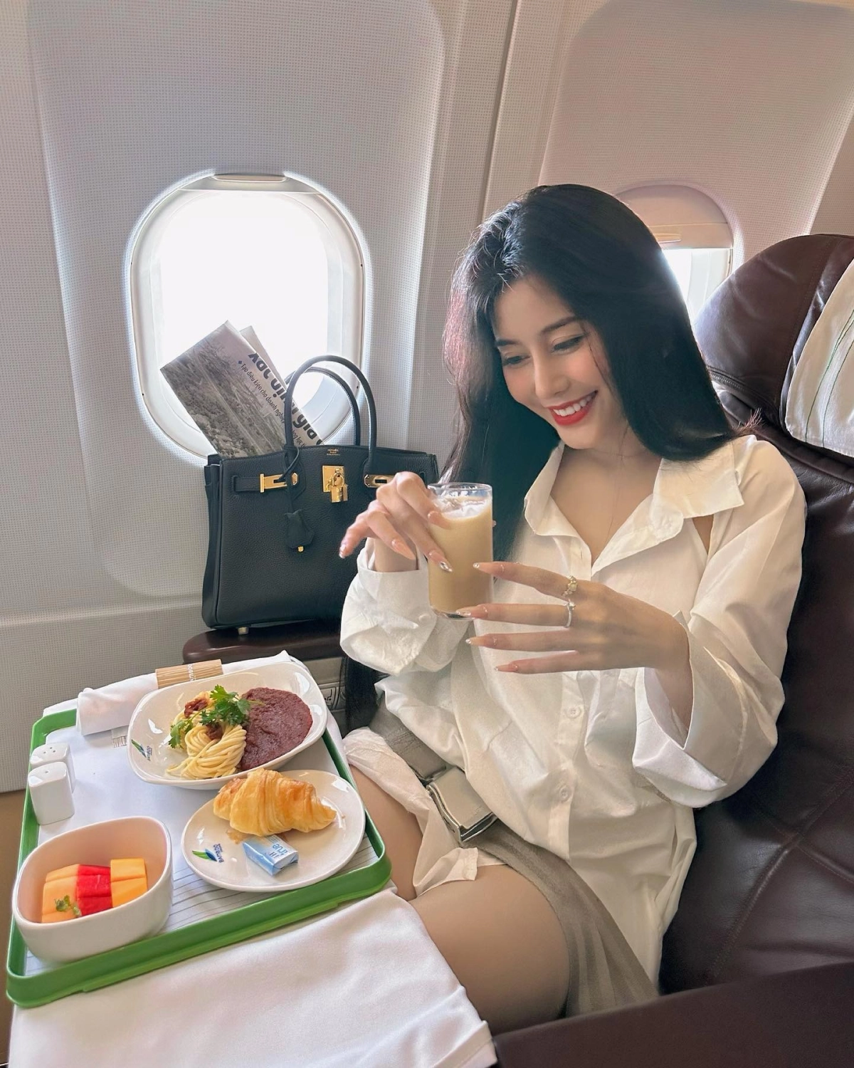 Gái 2k7 khoe hàng nóng bỏng sexy cuốn hút vẻ tuổi teen gợi cảm mạnh