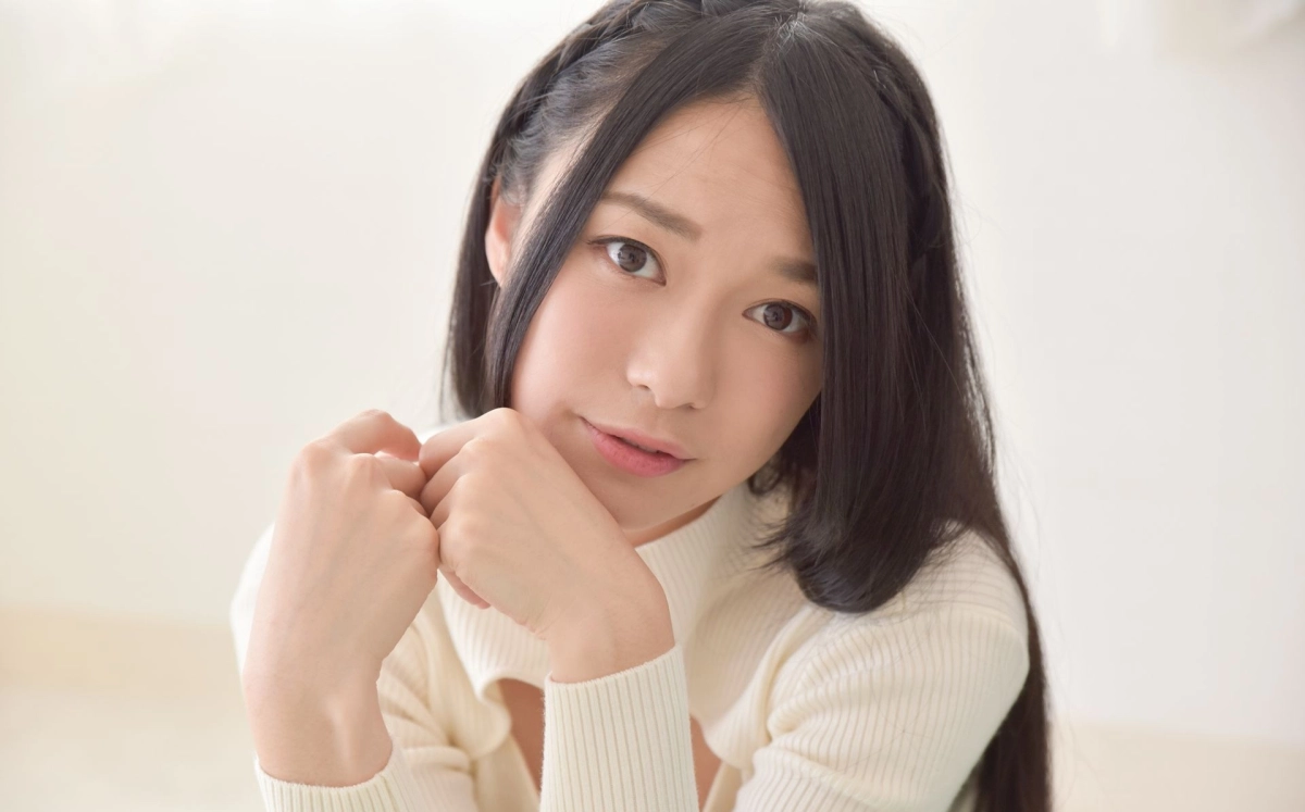 Tomoe Yamanaka tỏa sáng với vẻ đẹp nóng bỏng