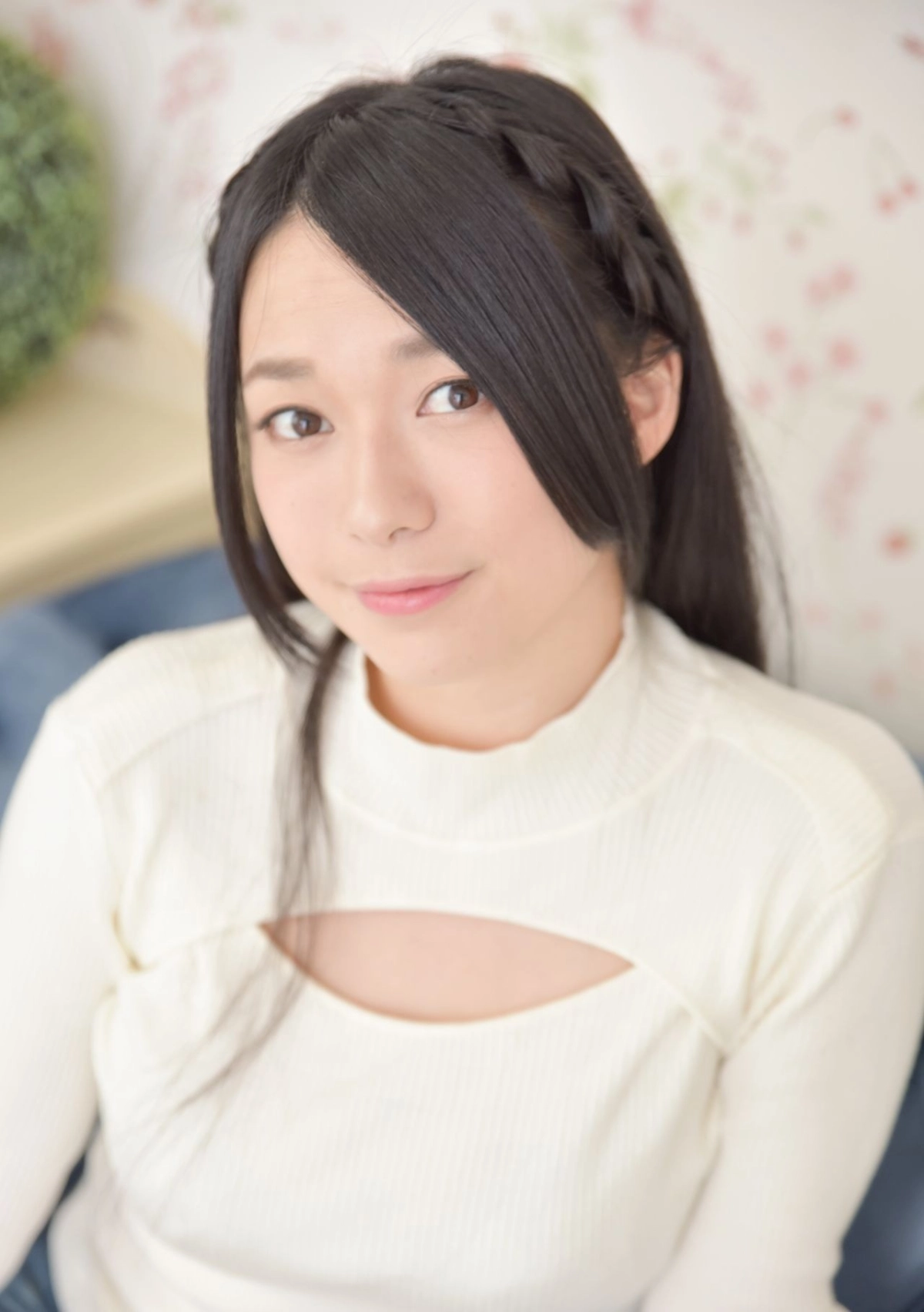 Đường cong Tomoe Yamanaka nóng bỏng khó rời